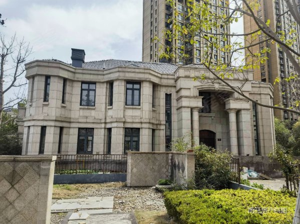 华城花园(别墅)5室2厅3卫431㎡南北2760万