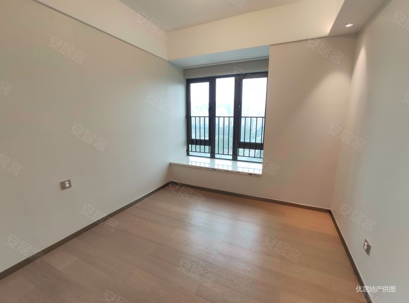 桥南的中心点的二手房电梯高层随时看房