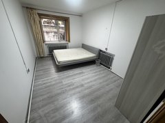 哈尔滨道里中央大街近中央大街 押一付一 租期随意 随时看房 随时入住 步梯1楼出租房源真实图片