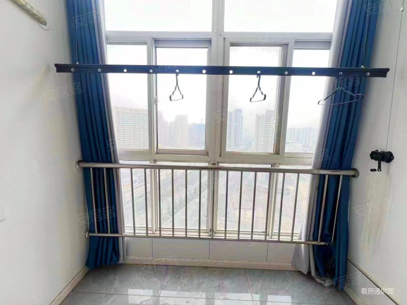 三桥大厦23层两室两厅一厨一卫现房