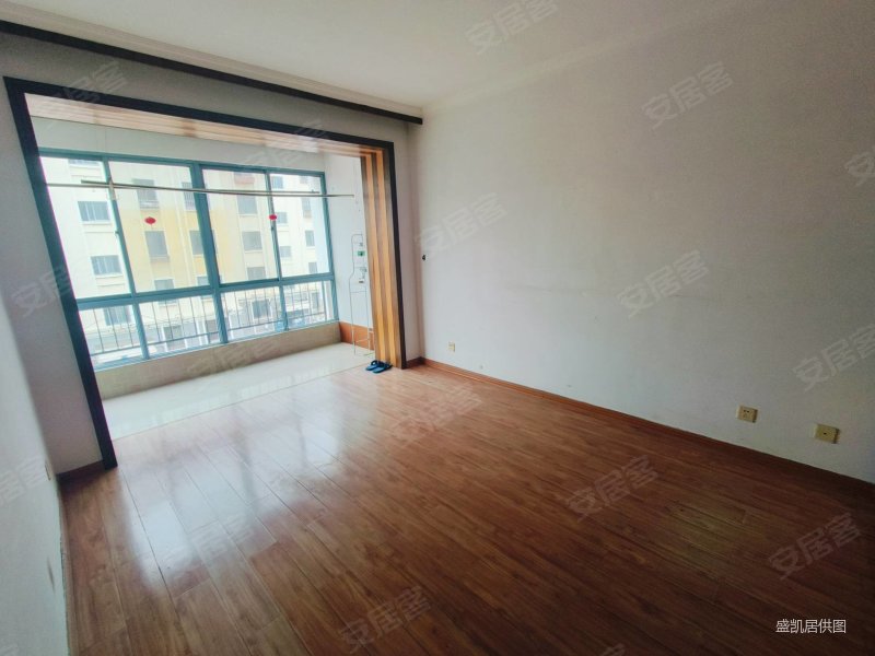 嘉美花园框架房3楼,出价就卖!送储藏室买房还是买现房好 欢迎