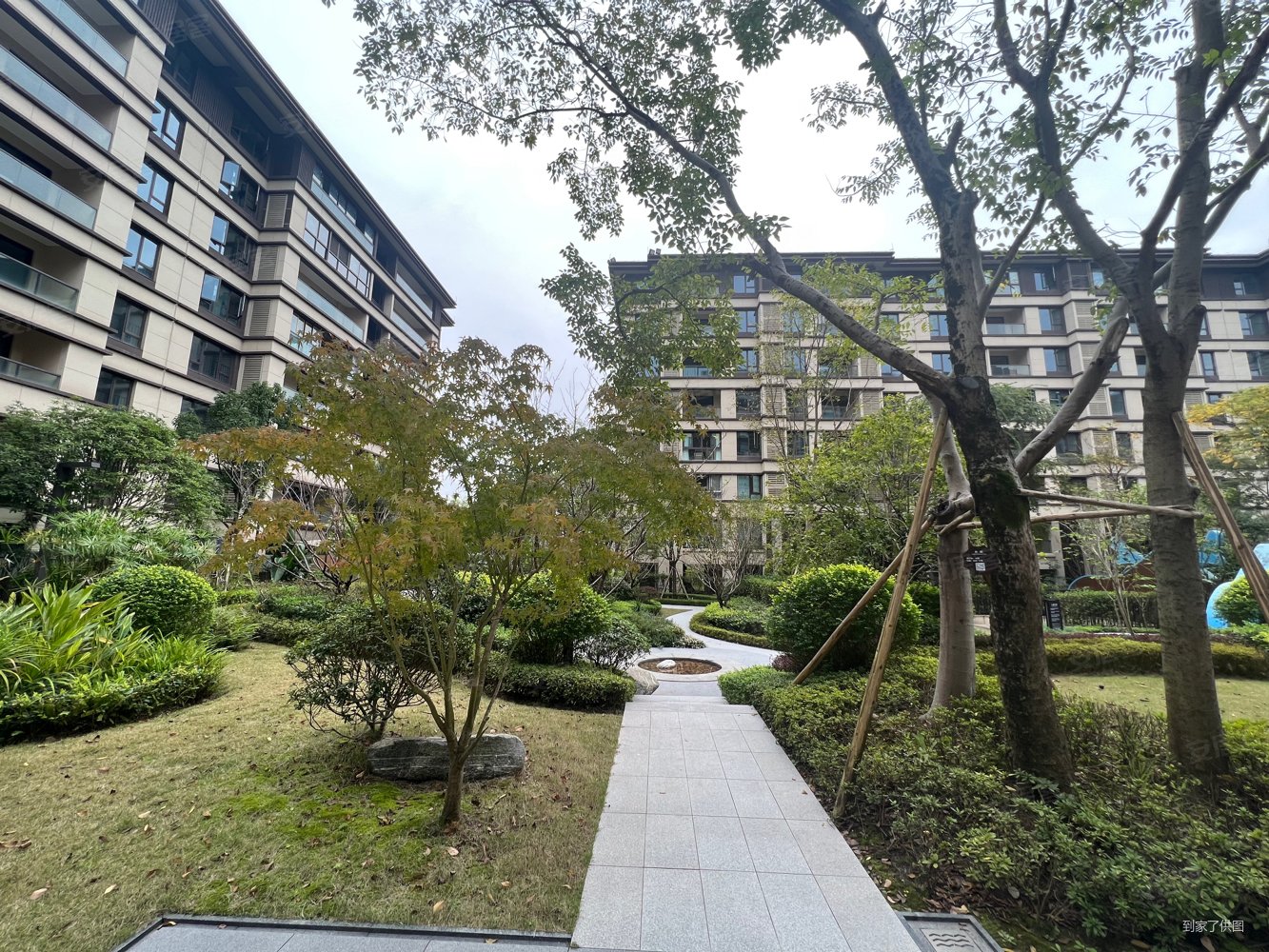 龙湖长滩原麓润园