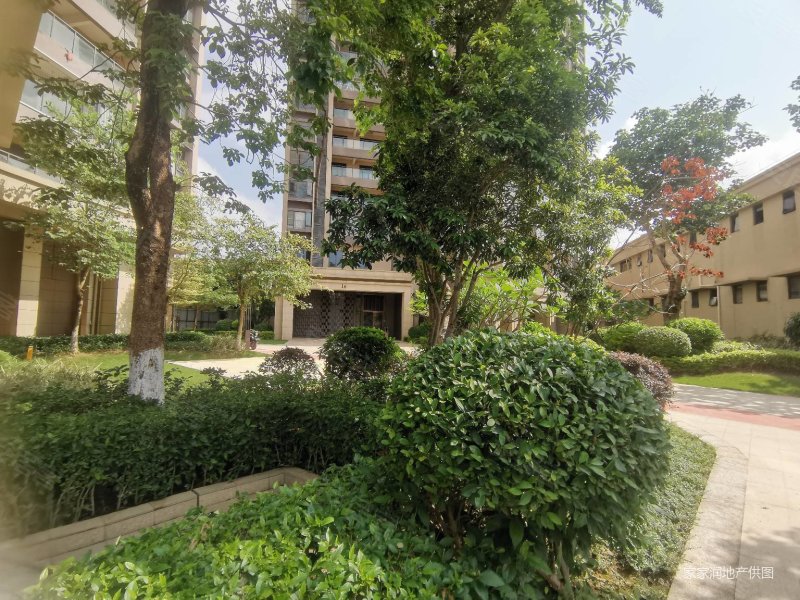 奥园誉山湖四房两厅湖景房售价202万!