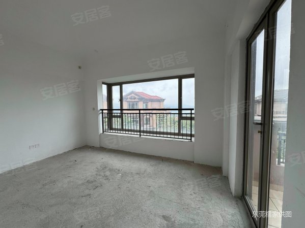 海逸豪庭御峰(别墅) 楼层好 高绿化 居住密度低 次新房