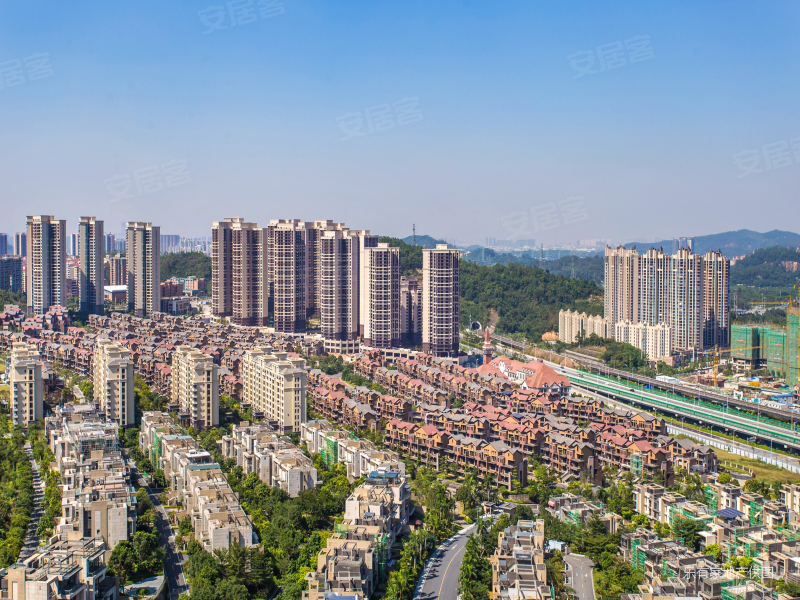 凯茵保利小高层别墅区全新装修,保利林语御峯二手房,180万,4室2厅,2卫