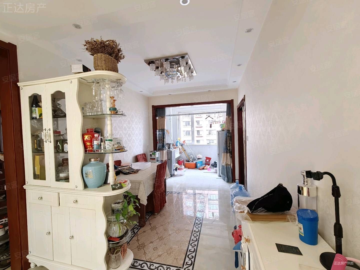 新华联首府(二期)3室2厅2卫145㎡南北188万