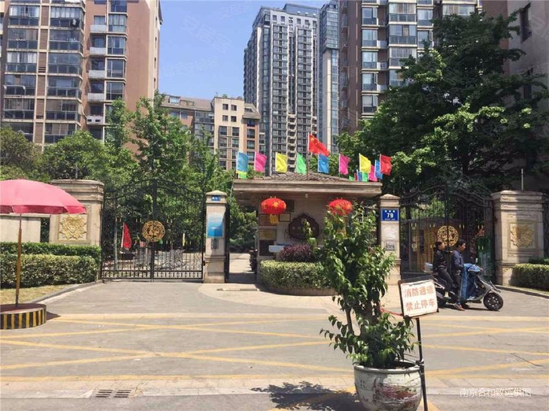 金陵大公馆3室2厅2卫141.75㎡南北497万