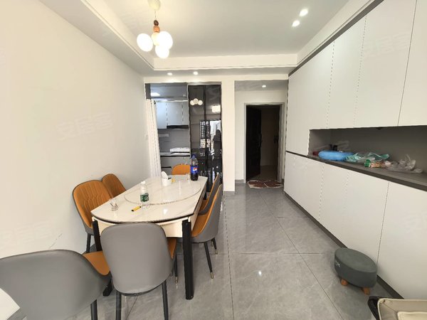 凉山西昌长宁小区邦泰玖熙台航天学校附近，精装套三，出租家具家电齐全，拎包入住。出租房源真实图片