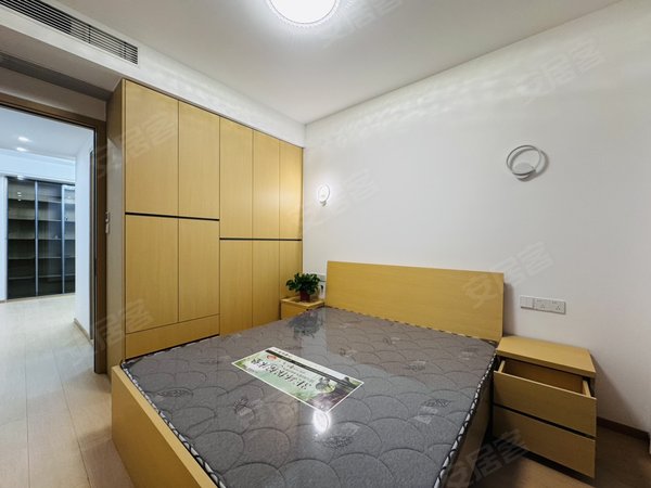 金华婺城湖海塘映湖华府金华罕见大平层6房超大客厅落地窗超大衣帽间全屋智能家居房源多出租房源真实图片