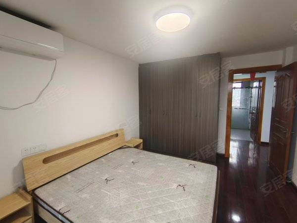 【多图】金山苑五区,虞山租房,金山苑五区 3室2厅2卫 房间客厅阳台是