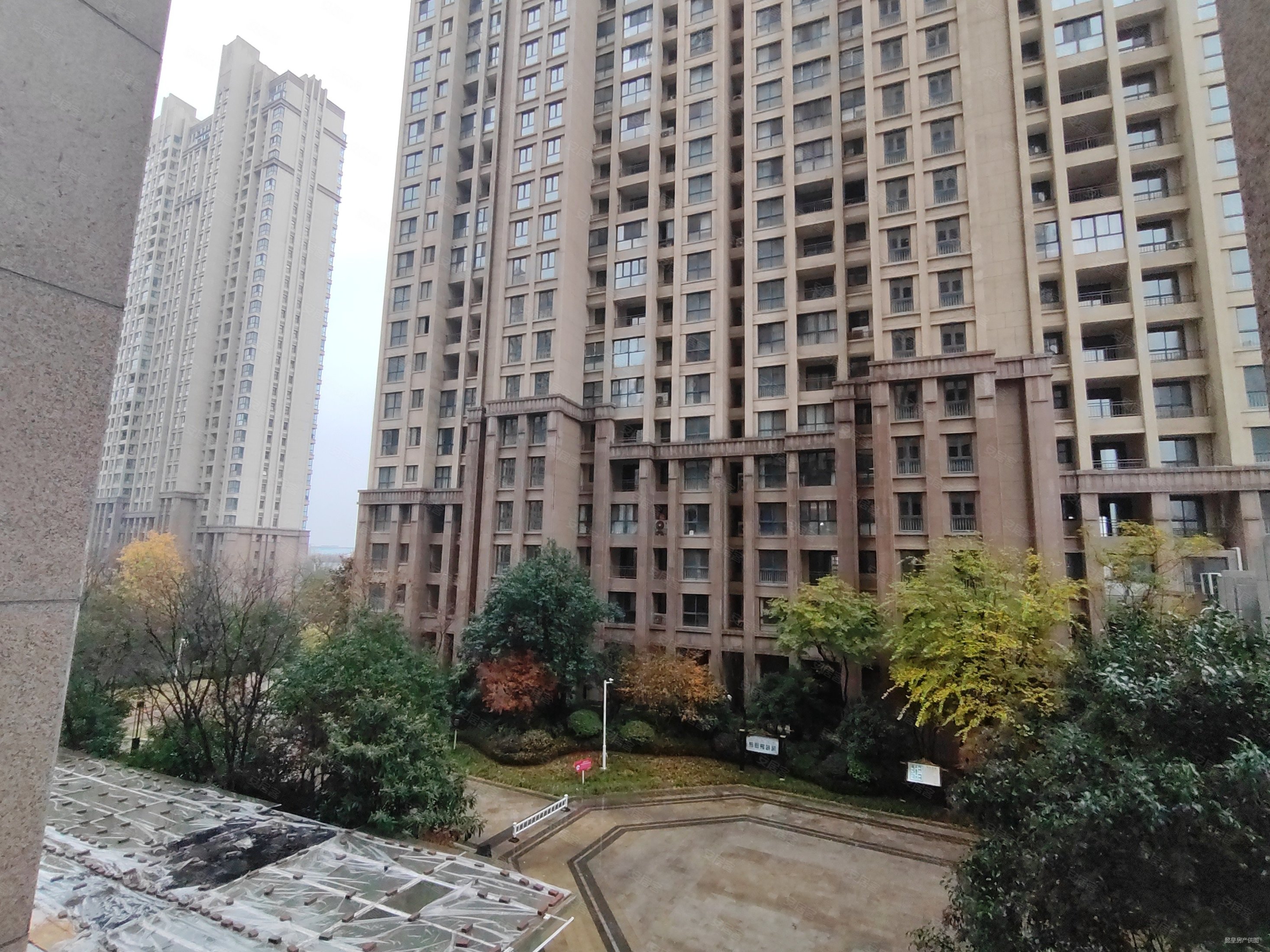 洛阳房产网>洛阳二手房>洛龙二手房>泉舜财富中心二手房>建业龙城南区