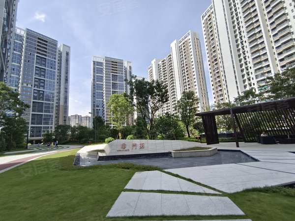 泉州丰泽东海湾东海湾门第(一期)星悦城旁 东海门第一期 朝南 单身