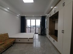 东海东海市区中央广场世贸公馆精装单身公寓出租，拎包入住出租房源真实图片