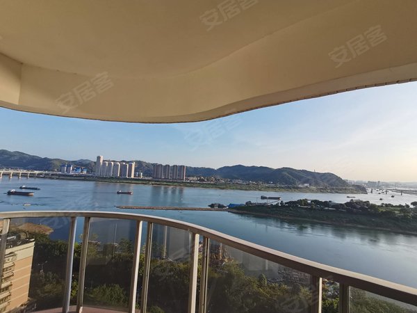 岑溪灏景尚都b区灏景尚都b区 4室2厅2卫 配套齐全 电梯房 豪华装修