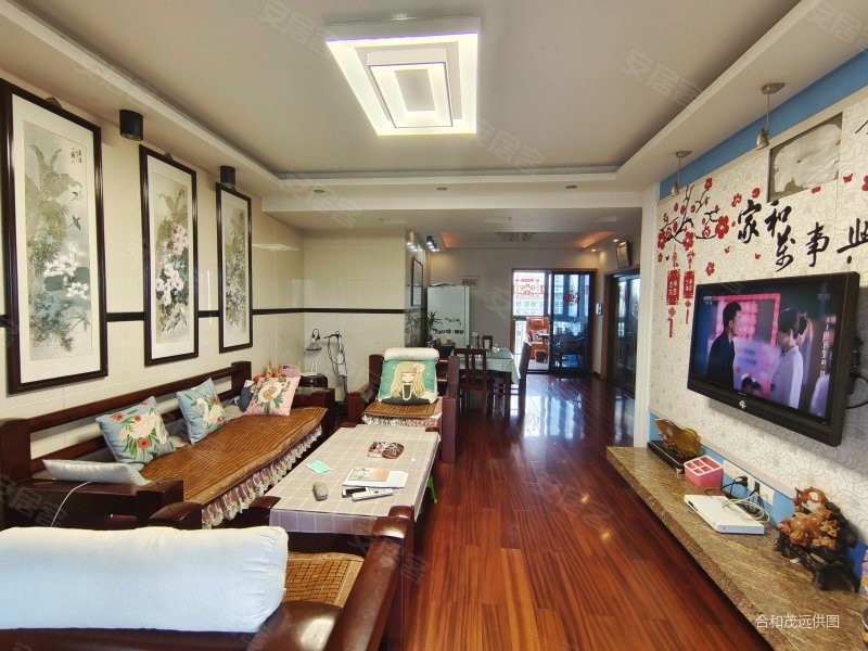 地铁口大润发旁阳光水韵精装3房电梯洋房楼层好送大车库