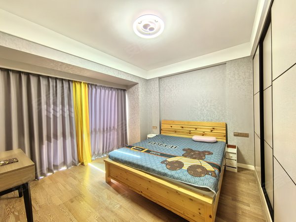 五四北租房,三盛国际公园剑桥区 3室2厅2卫 电梯房 精装修135平米