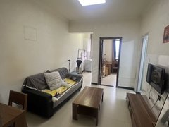 吉首吉首吉首城区吉大南门 可短租 精装一室一厅 随时看房 家电齐全 拎包入住出租房源真实图片