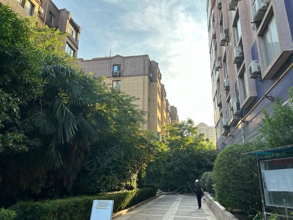 西安碑林友谊西路华豪丽晶超便宜单间 平均一天一杯奶茶钱 确定不看看