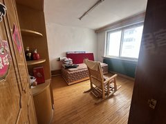 阜新海州新华路双跃小区六楼采光好,简装出租房源真实图片