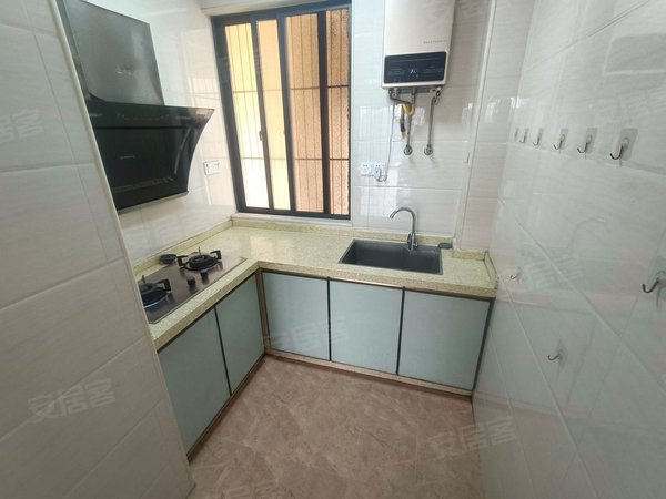 南宁西乡塘大学东路中国林科院小区业主好说话 价格可谈 楼下农院路 对面就是六医院 秀灵地铁站出租房源真实图片