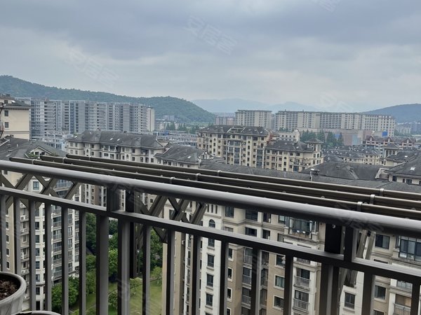 杭州西湖转塘西房云溪香山(北区)云溪香山 豪装三房三厅两卫 边套户型