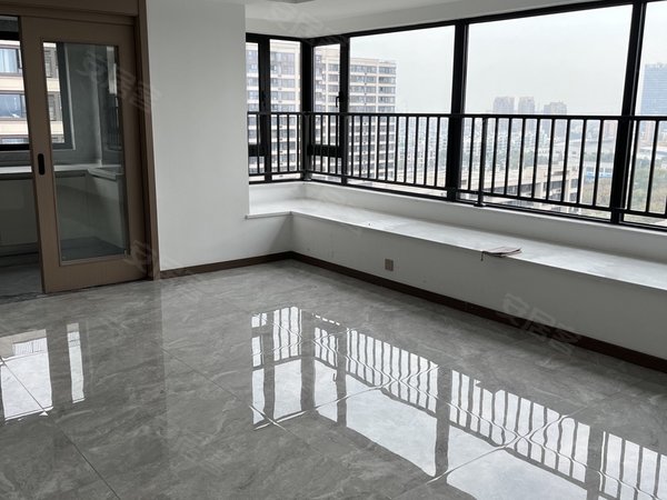 杭州余杭仁和北成芳满庭(公寓住宅)新上北城芳满庭108方东边套3房两卫