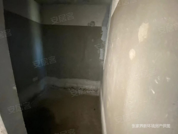 江与城3室2厅2卫133㎡南北88.8万