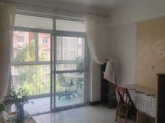 武汉汉阳钟家村龙江庭苑B区 精装一室一厅 带独立卫生间出租房源真实图片