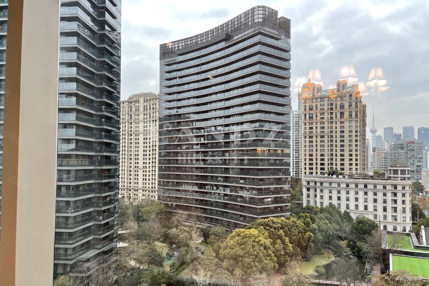 绿城黄浦湾4室2厅3卫246.31㎡南北7500万