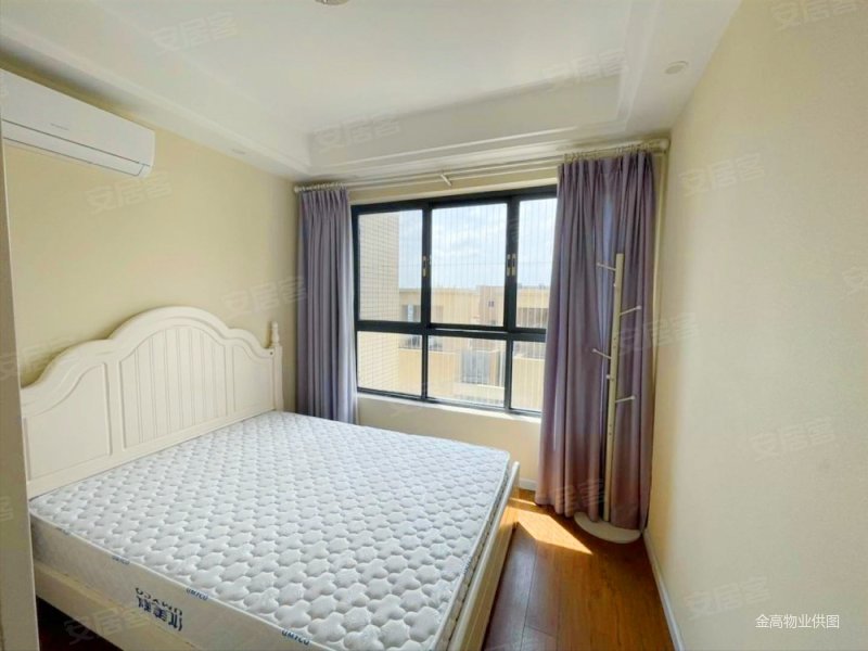 高新区新川板块一号线广都地铁口,精装套二,保养好可拎包入住