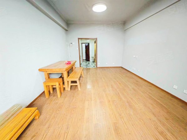 进贤蓝郡国际花园蓝郡嘉苑    精装修一居室  朝东向   家电家具可配!