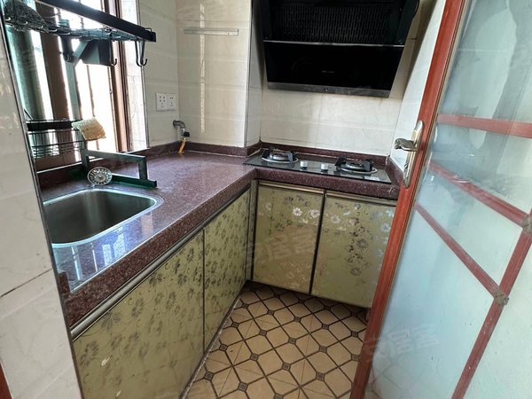 深圳布吉大芬黄金富苑丹竹头地铁站附近黄金富宛大单房出租出租房源