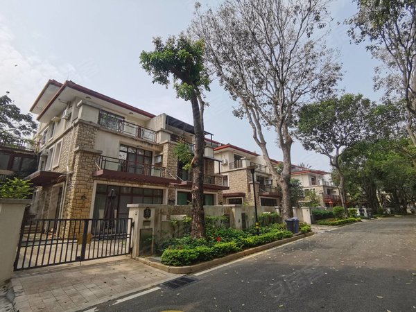 三亚三亚周边陵水雅居乐清水湾金色果岭(别墅)清水湾双拼别墅3房3卫