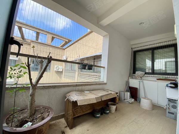 重庆南岸茶园新区同景国际城(w组团)长生桥轻轨站 东南医院可租八个月