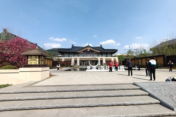 世茂莲花山小镇