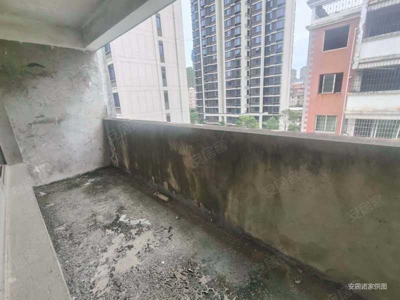 佰仕家园3室2厅2卫117.21㎡南150万
