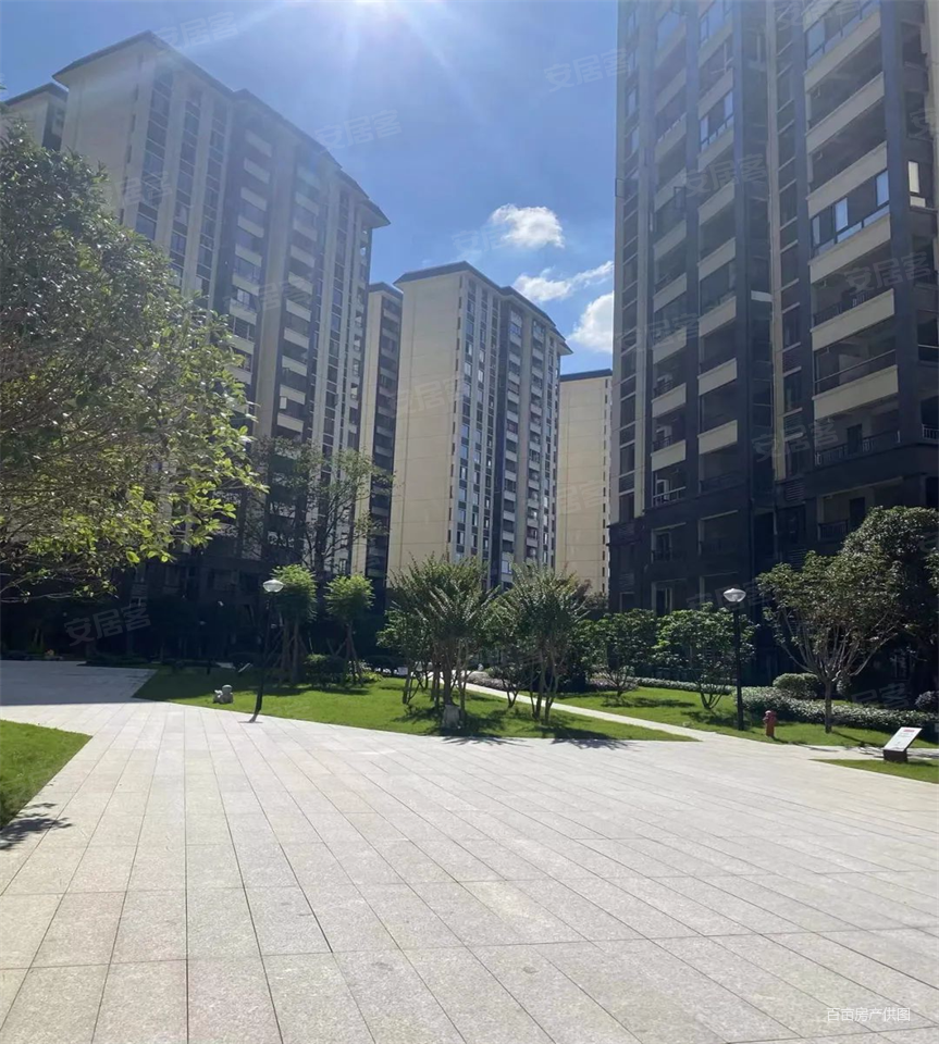 永意山语城3室2厅2卫89.3㎡南北70万