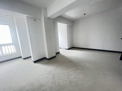西安新城八府庄白桦林明天(北区) 5室2厅2卫 南北通透 电梯房出租房源真实图片