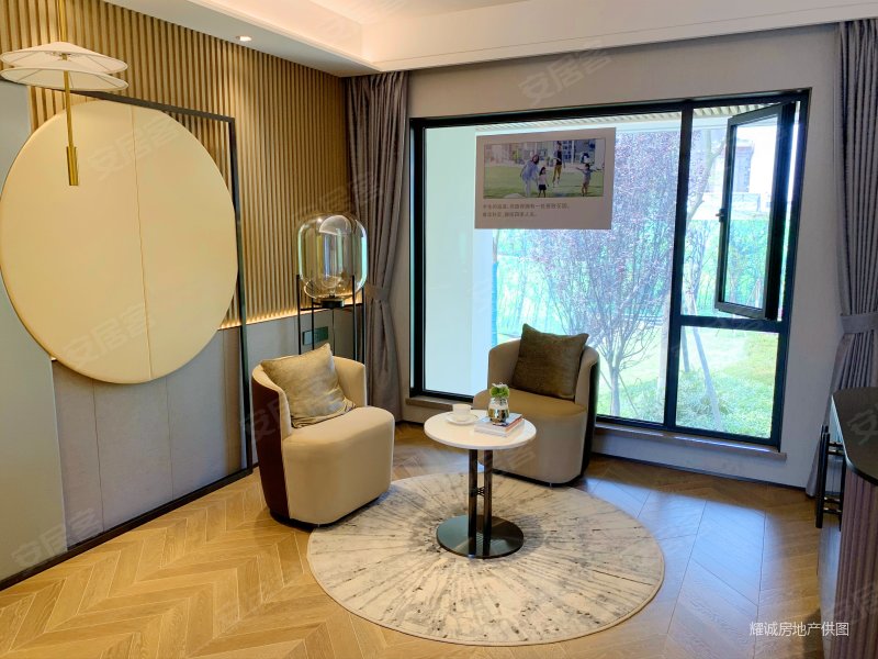 天府二街丨精装六米复式(带20平私人花园)通气民用~随时看房