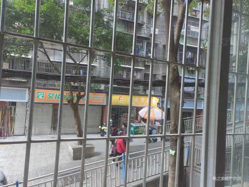 解放碑中华路,平上1楼,正规2室出售,新民街118-121号小区二手房,65万