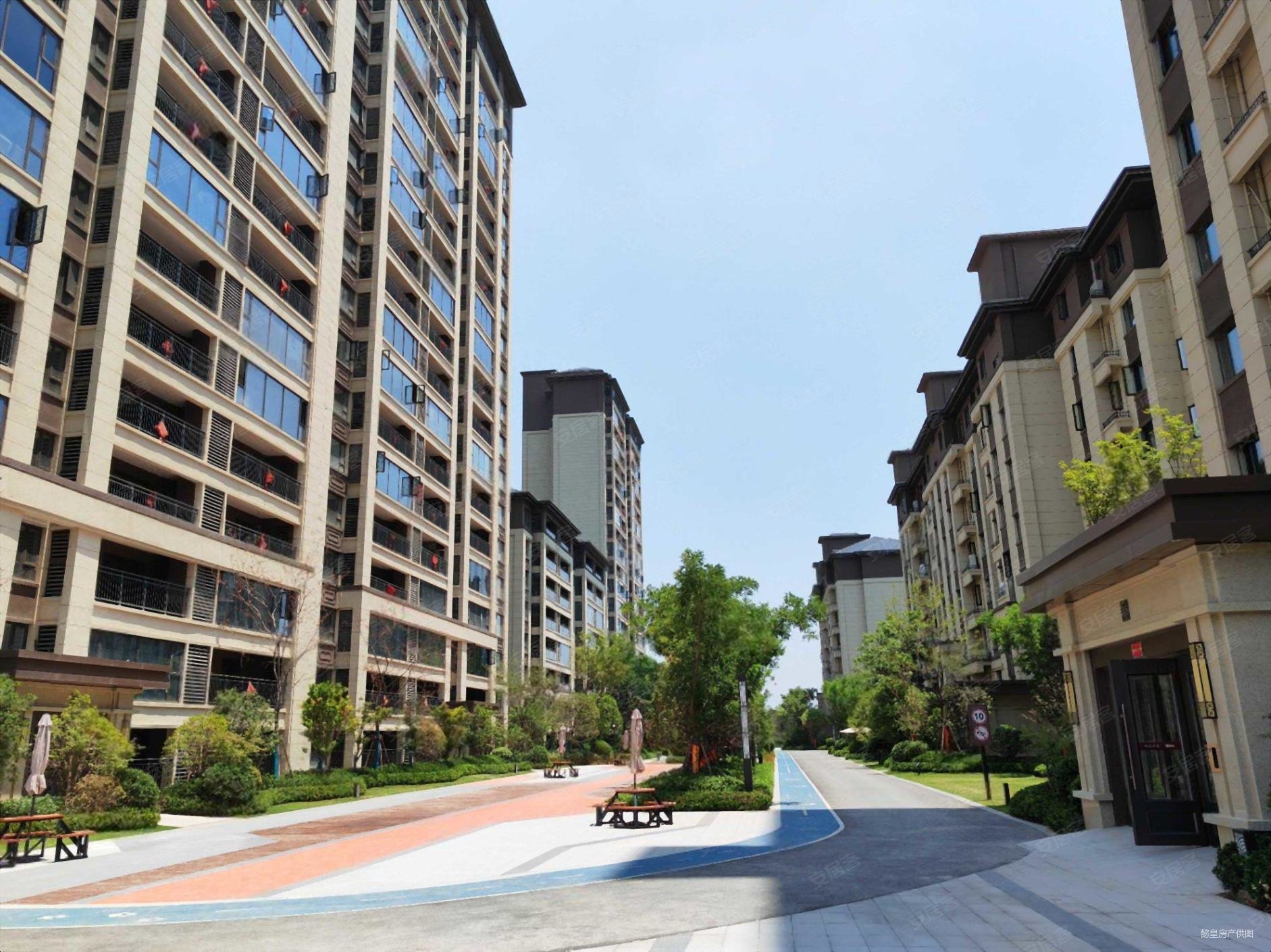 中梁壹号院3室2厅2卫129㎡南北120万