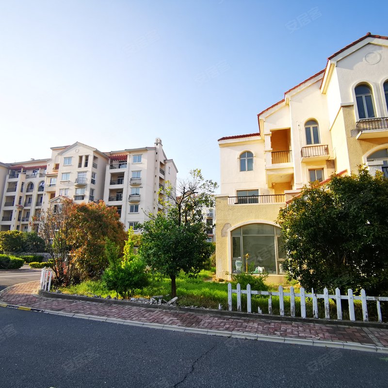 碧桂园滨湖城凤栖湖畔苑