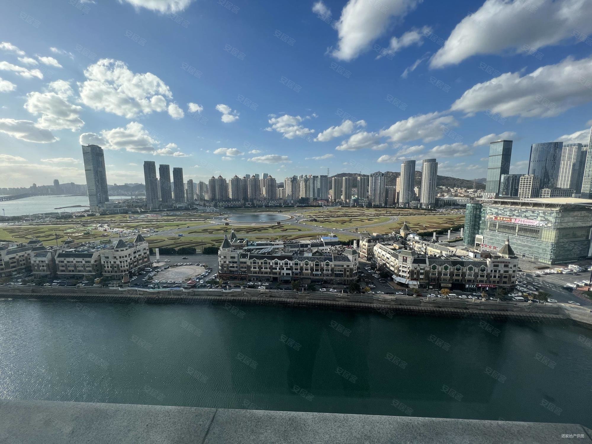 星海国宝4室2厅2卫247㎡南北470万