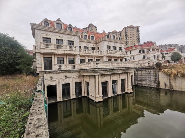 世茂御龙湾凯撒岛别墅