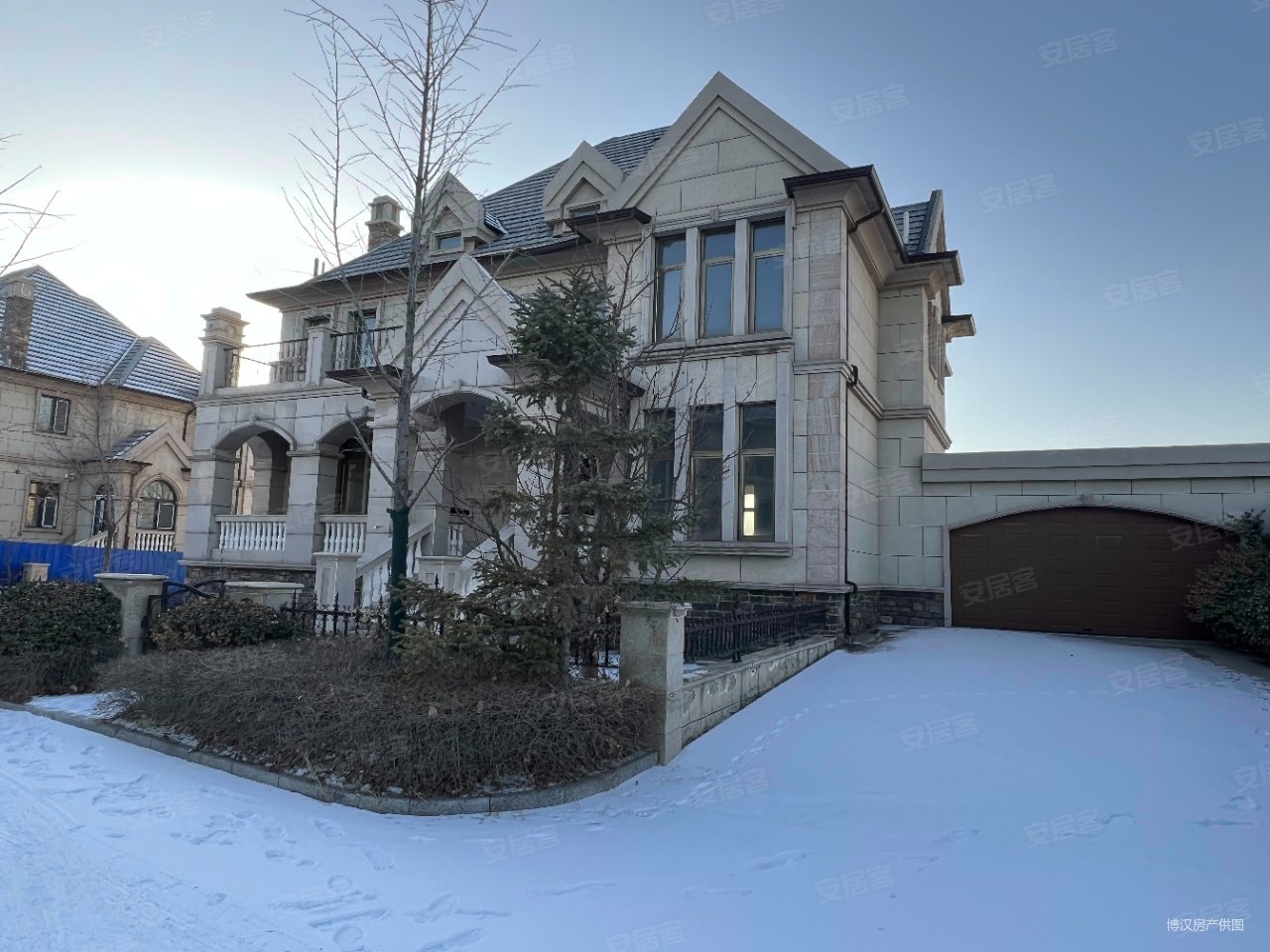 拉斐水岸(别墅)6室3厅6卫600㎡南北850万