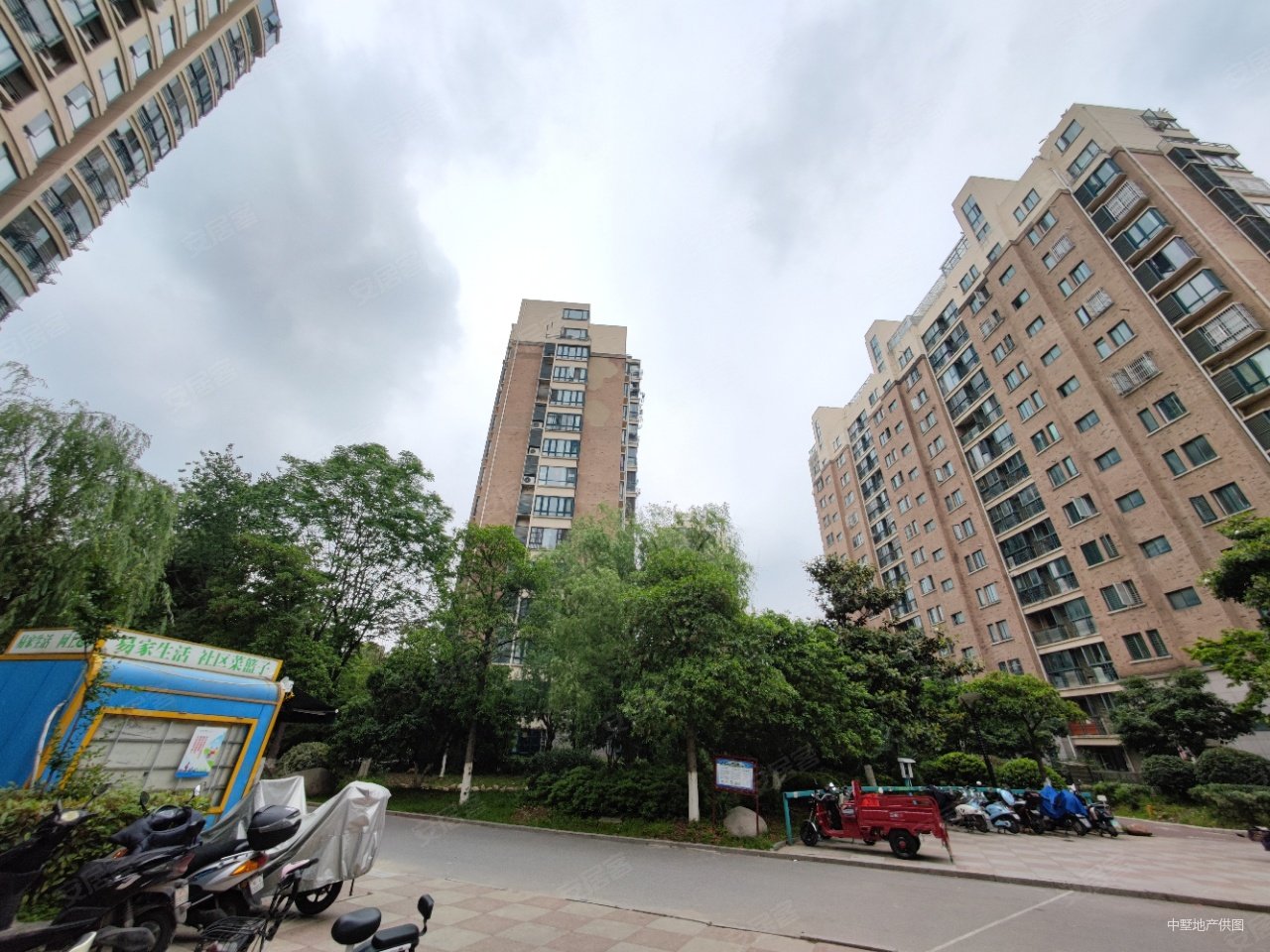 宝业城市绿苑东区精装电梯三房配套齐全环境好采光好