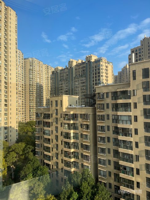 盛高大城(2期)4室2厅2卫138㎡南北249万