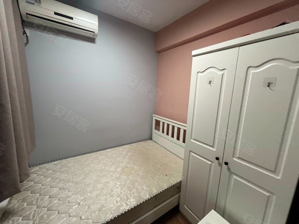 南京建邺江心洲洲岛家园绿洲苑急租 河西奥体江心洲洲岛家园精装三房