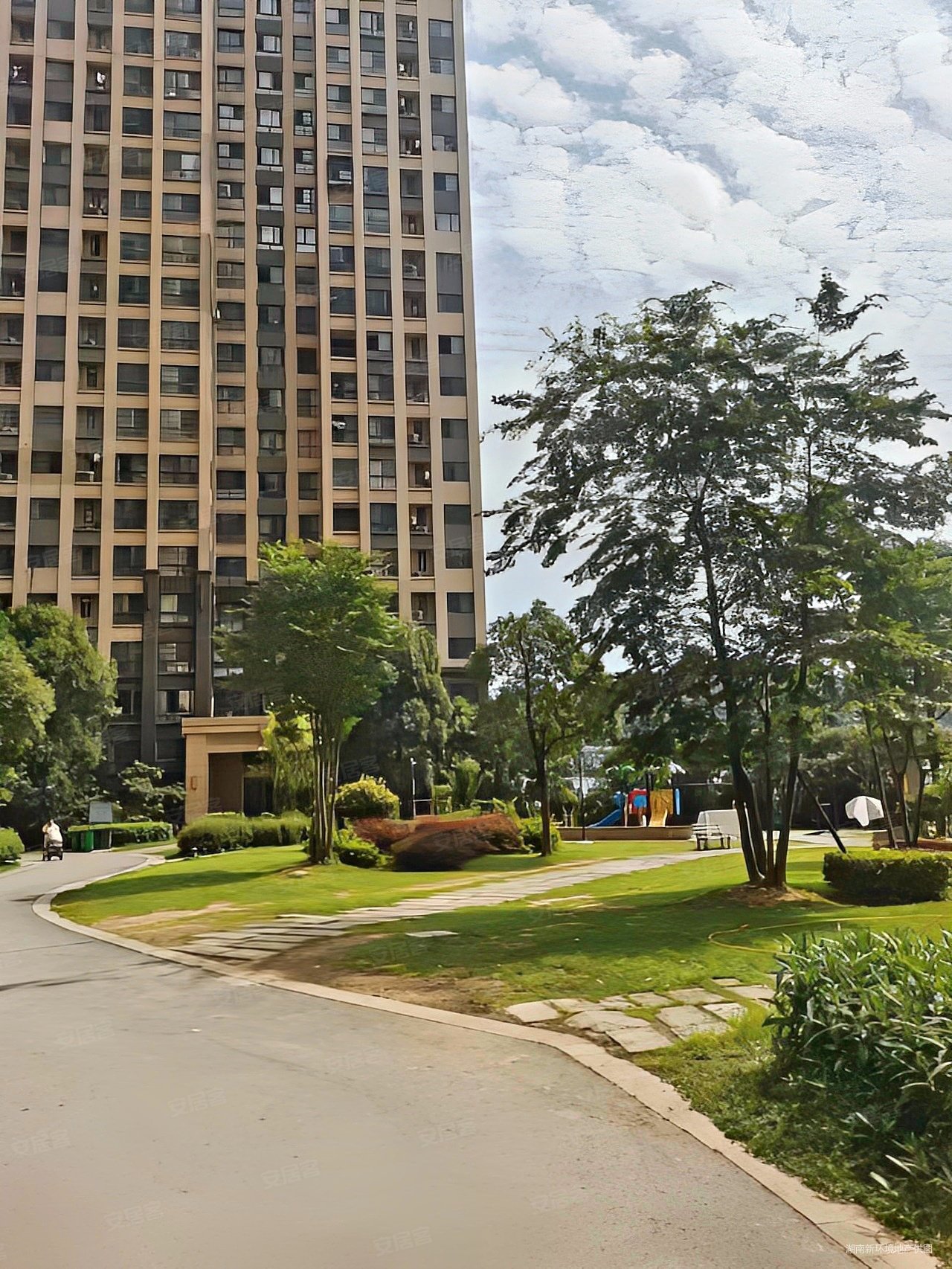 汽车西站金科世界城天麓尚层三房二卫房东急卖出价就谈