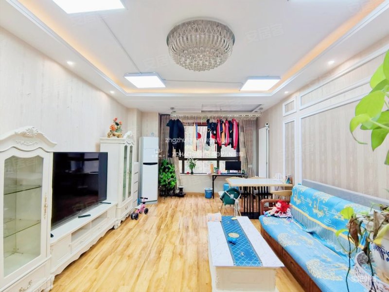 急售 保利华庭 刚需小三居 楼龄新 板楼 出行方便 购物方便